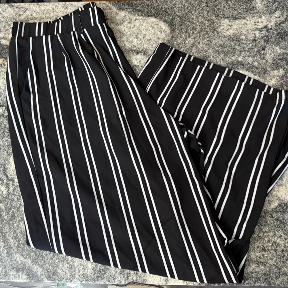 Torrid Black and White Striped pant size 2